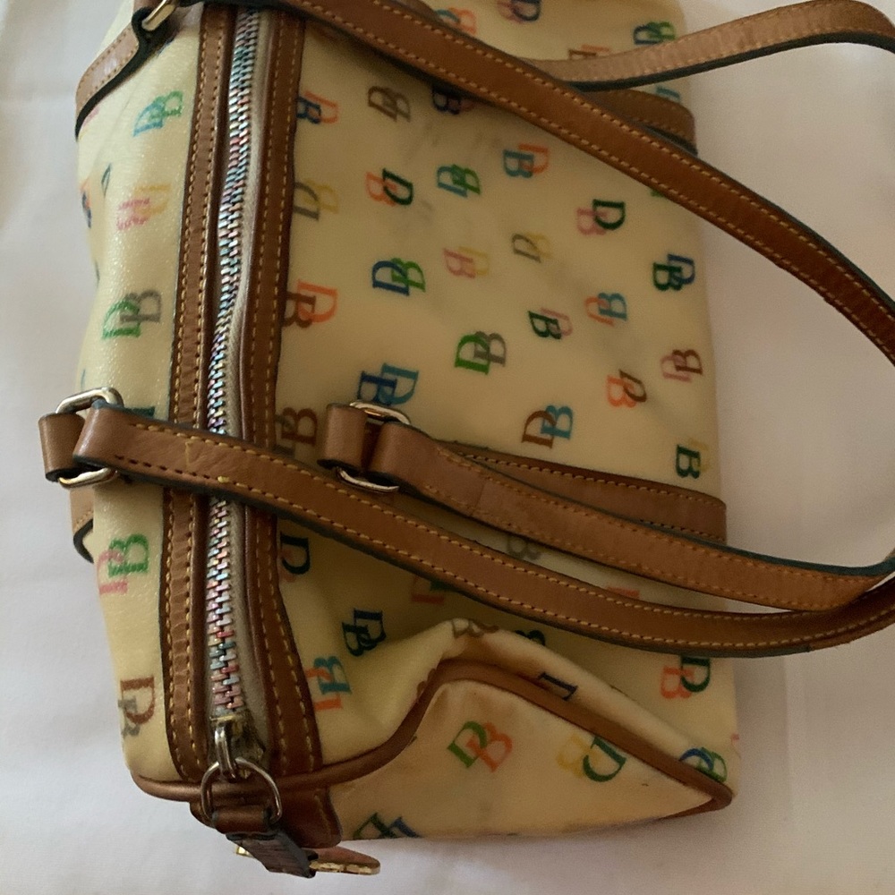 Dooney & Bourke - Picture 6 of 7